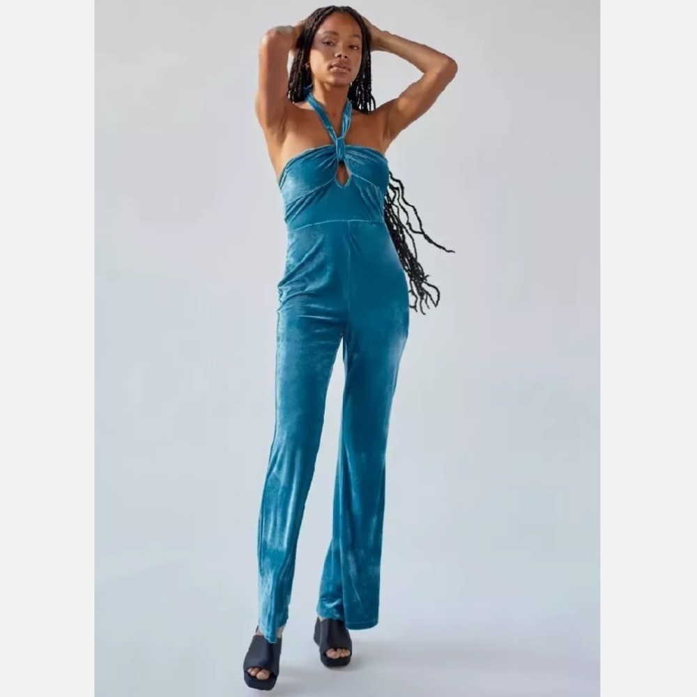 Urban Outfitters Sasha Velvet Halter Neck Jumpsuit in Ink Blue NEW